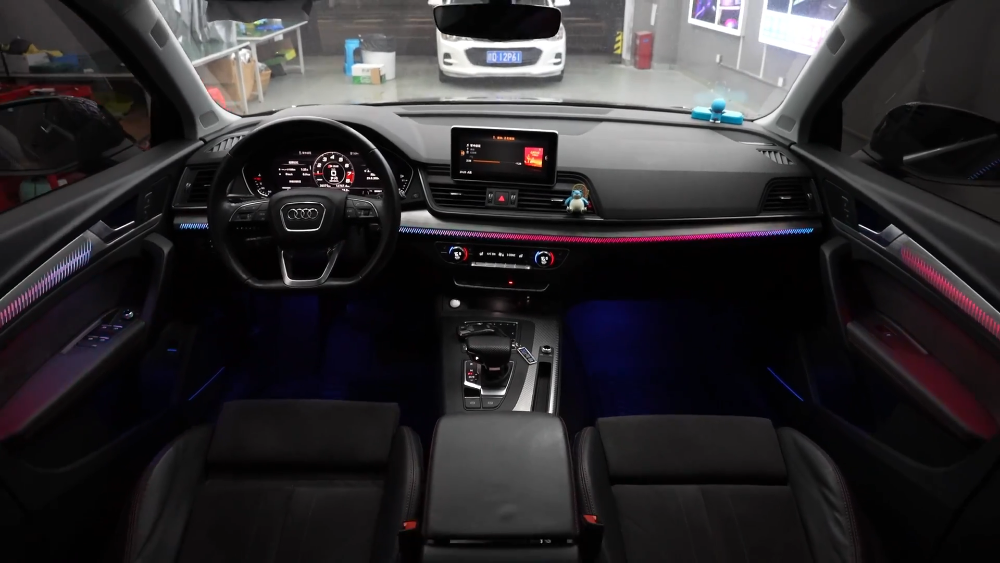 Upgrade 64 Color Symphony Car Interior Ambient Lighting for Audi Q5 /Q5L 2018-2025 Laser Engraved Interior Decoration
